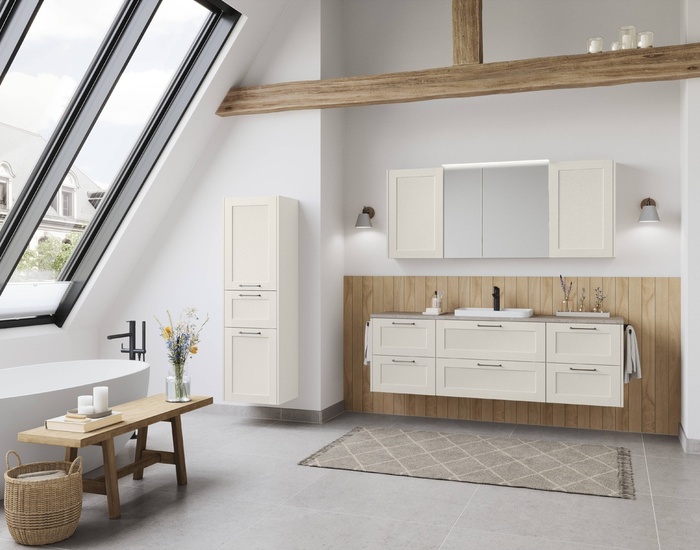 201080_25_Frame_613_M_01