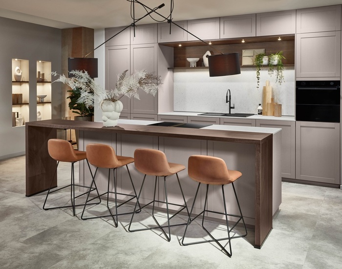 01_09_31831_25_Frame_619_M