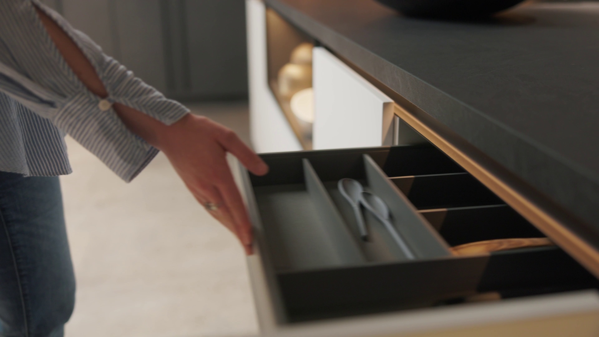 01_07_Hausmesse_2024_Softline_Alpinweiss.mp4