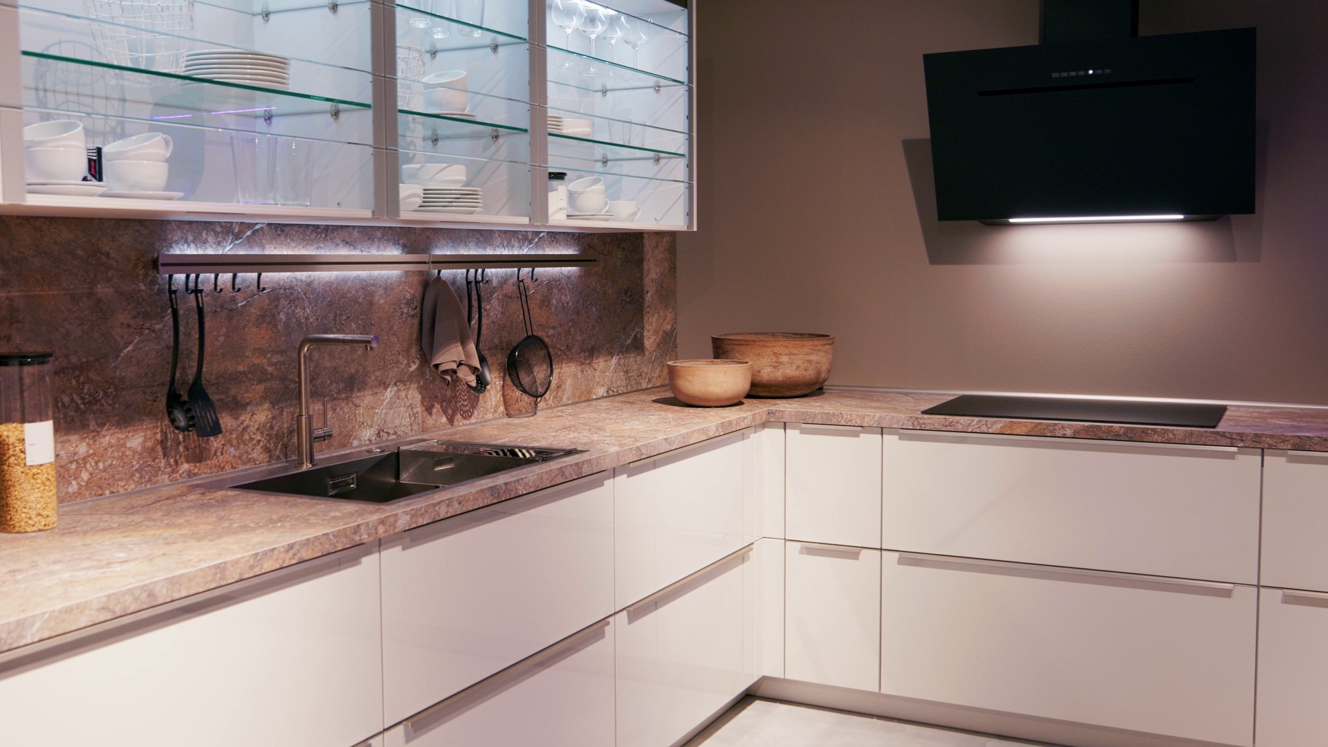 03_18_Hausmesse_2025_Wandschrank_Climber.mp4